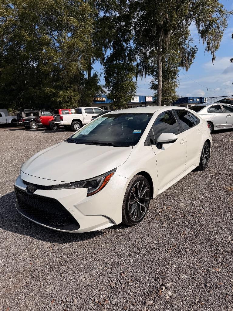 2021 Toyota Corolla LE's photo